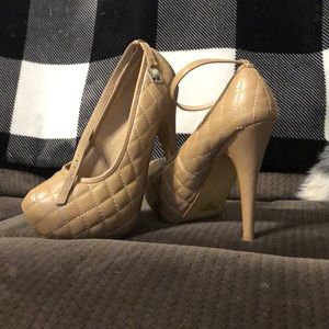7.5 nude heels